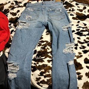 Light washed ripped jeans